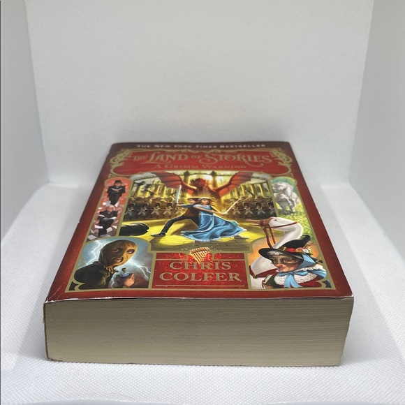 Bundle of 3 - Land of Stories Books 2, 3, & 4 by Chris Colfer - Picture 9 of 13